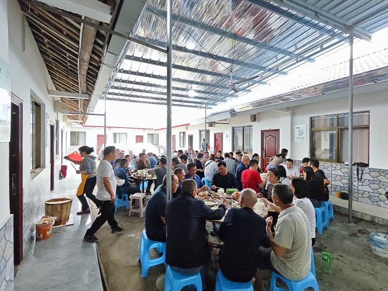 中秋國慶雙節(jié)至，四川博水環(huán)保 團隊暖心關(guān)懷眉山工業(yè)園區(qū)污水處理廠項目全體員工