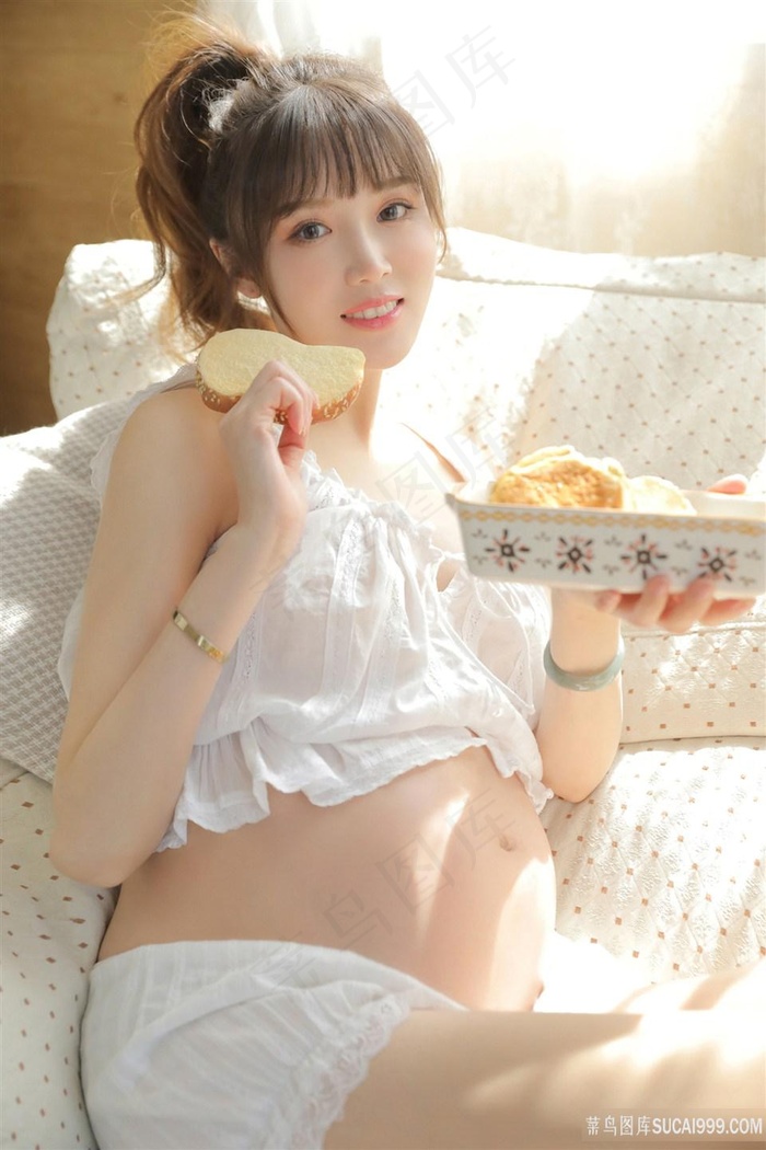 残忍开嫩苞疼哭了视频