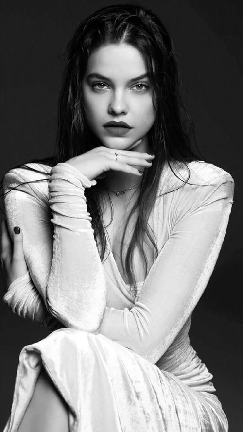 玩弄刚发育的女同学不卡