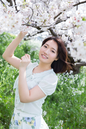 YSL姨妈色W86适合黄皮吗