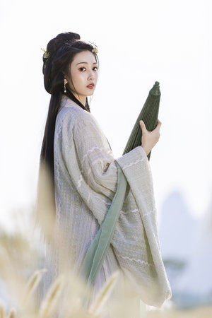 男的和女的打扑克