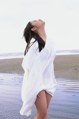 声音甜美的超级木瓜奶美妇