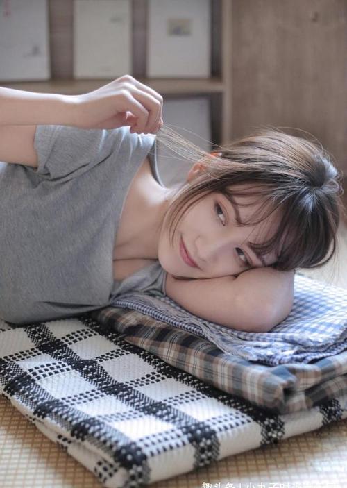 美女跳舞太妖娆