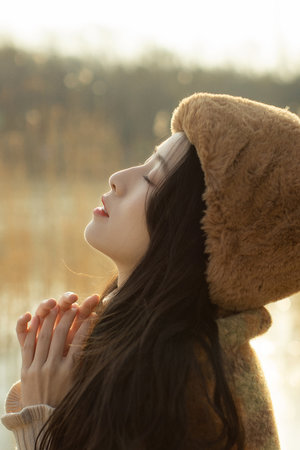 突然跳出屏幕惊吓视频