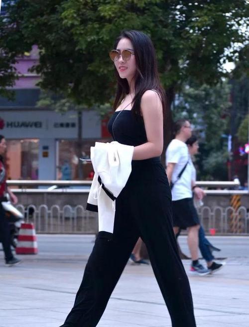 男的和女的搞鸡