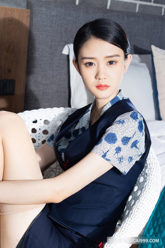 男人激烈吮乳吃奶视频免费