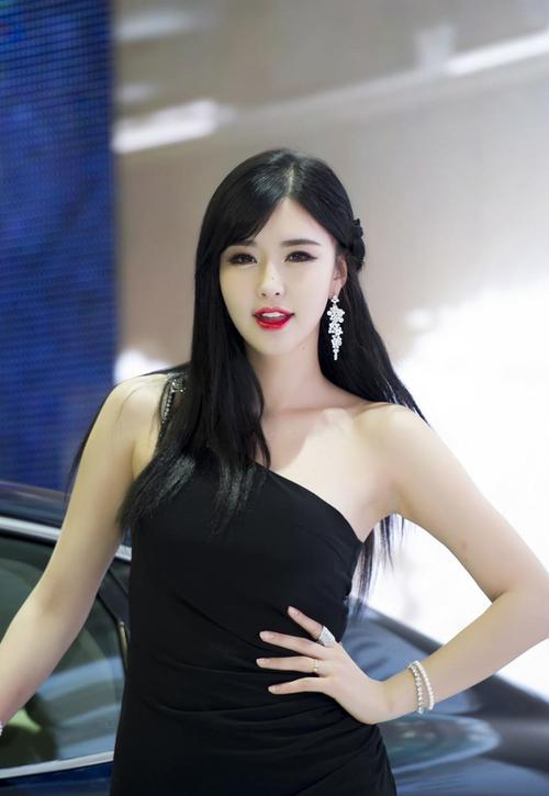 美女的阴影部位视频