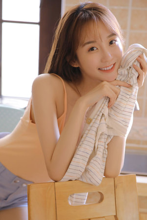 一边摸上面一边摸下面视频