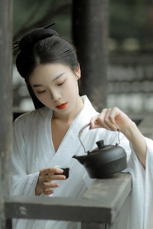 20岁睡过100多个男的