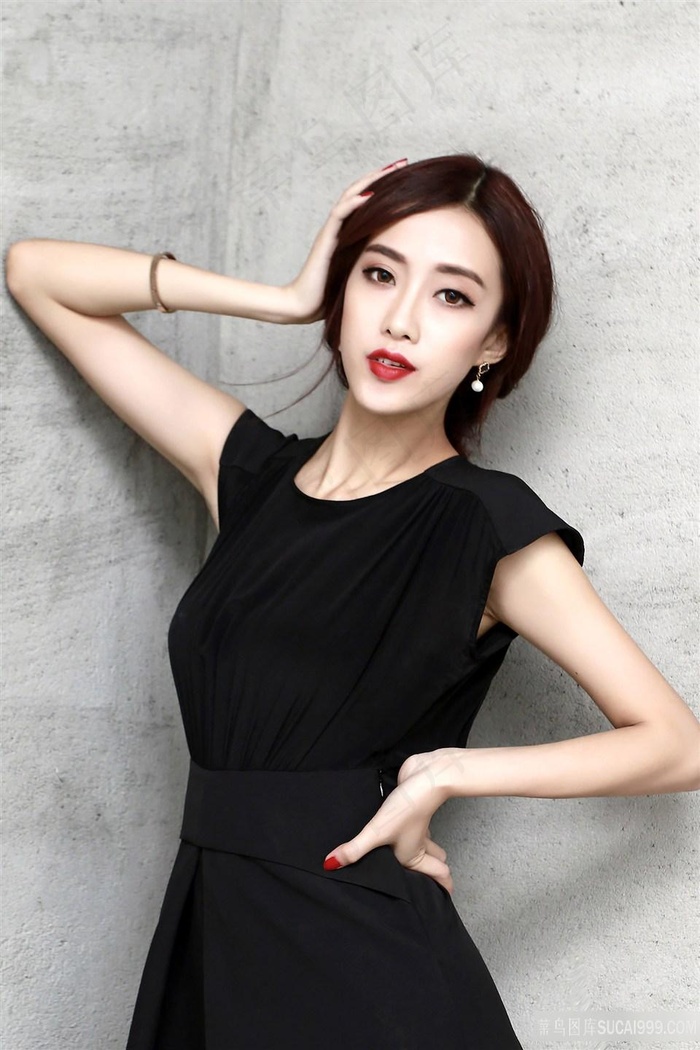 可爱的萝拉1981英文版免费看