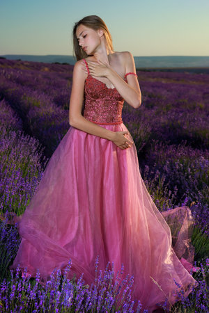 24小时在线播放免费观看视频