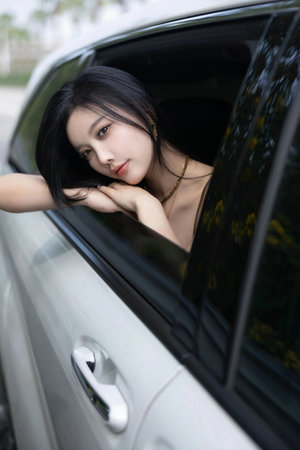 美女洗澡露%100的身体无档图片